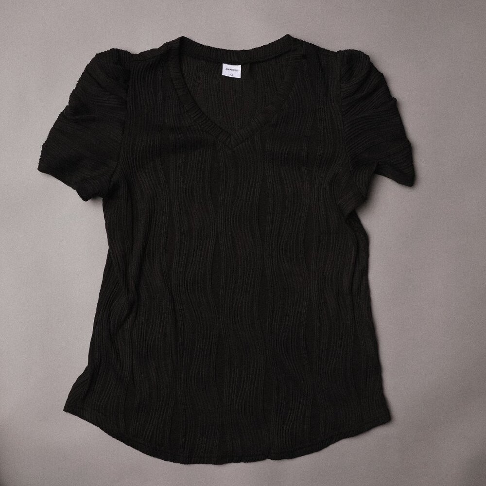 🍋3 for $20🍋 New XIEERDUO Black Stretchy V Neck Top Size M